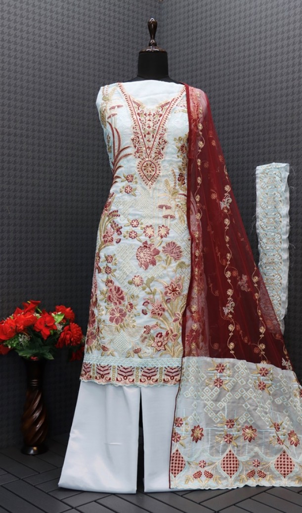 Blend Round Neck Women's Kurta Trouser Dupatta Blend Round Neck Women's Kurta Trouser Dupatta